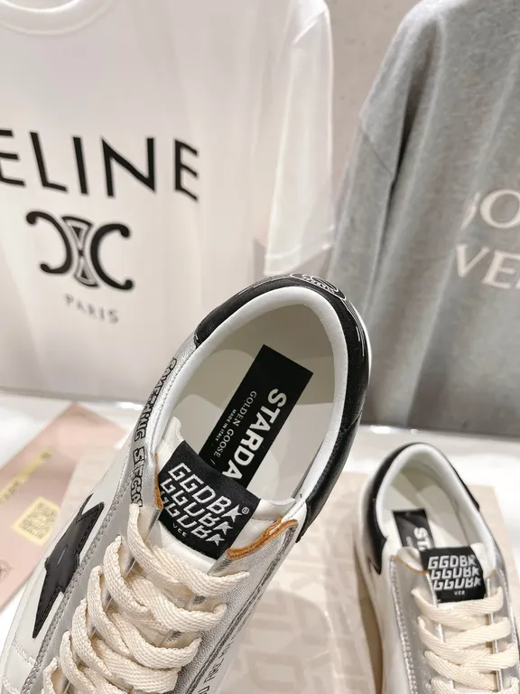 Golden Goose Shoe 